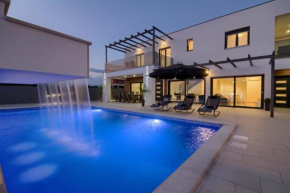 Ferienhaus mit Privatpool für 14 Personen ca 280 qm in Loborika, Istrien Südküste von Istrien